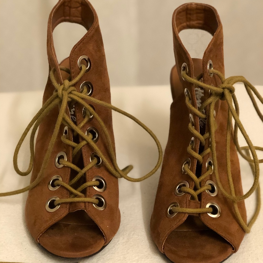 Herstyle suede shoes